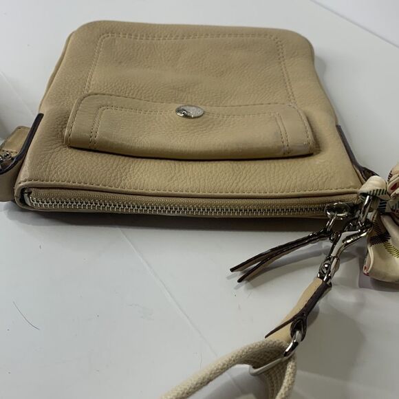 Coach beige pebbled leather plaid/polka-dot bow crossbody bag - Picture 6 of 8